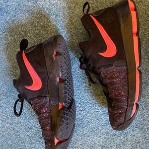 Nike KD 9 Zoom “Aunt Pearl” black & hot punch